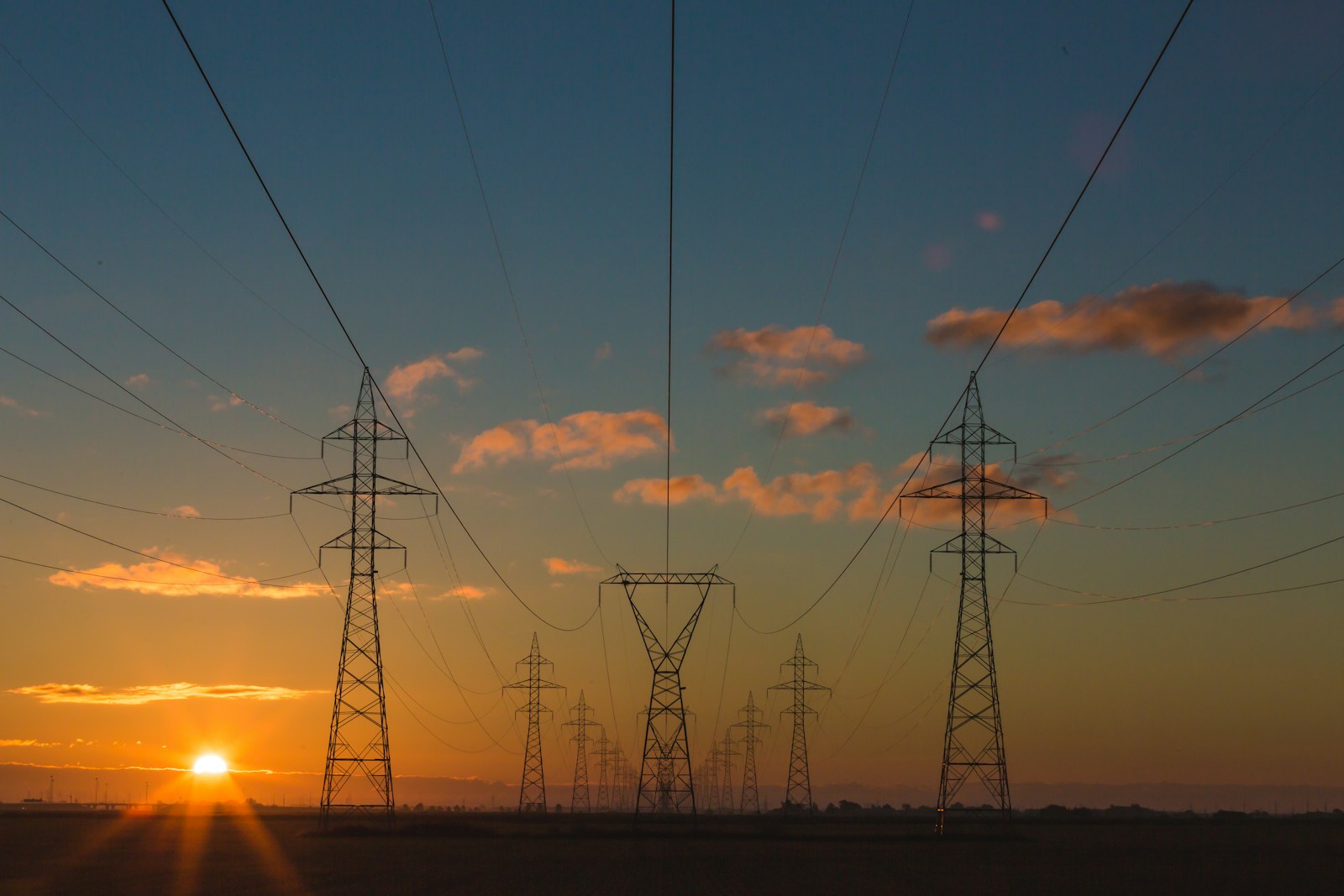 UK electrical grid infrastructure and power distribution network supporting renewable energy connections